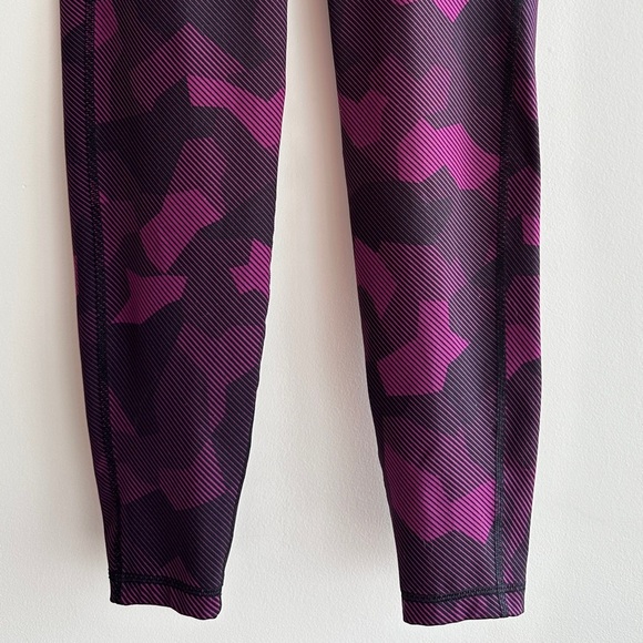 Old Navy Active Purple and Black Stripe Leggings, Size Large - Picture 4 of 13